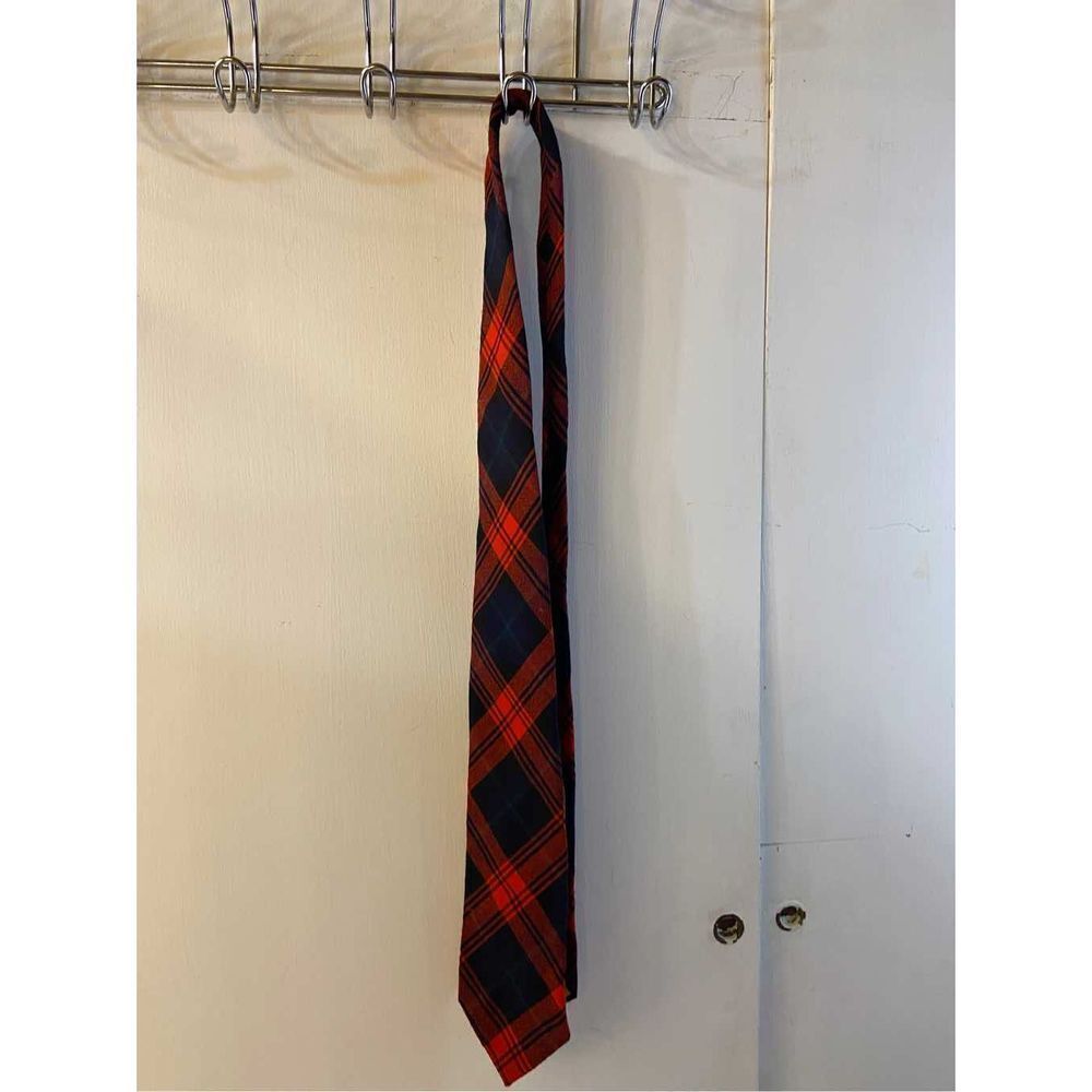 Dunhams Maine‎ Mac Lachlan Scottish wool tie red black plaid